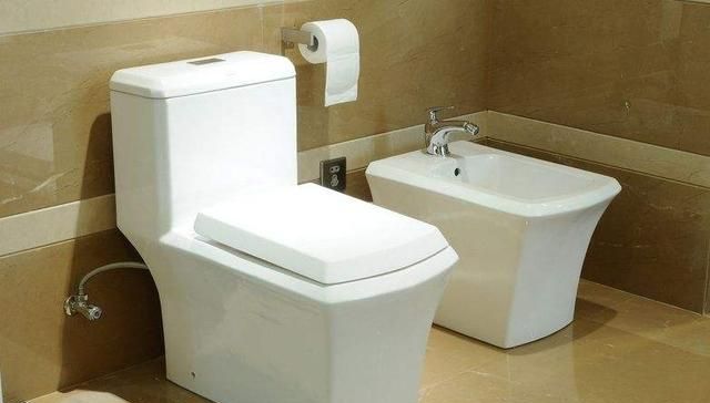 马桶用着用着吸力小了怎么办 马桶冲水没有吸力是什么原因