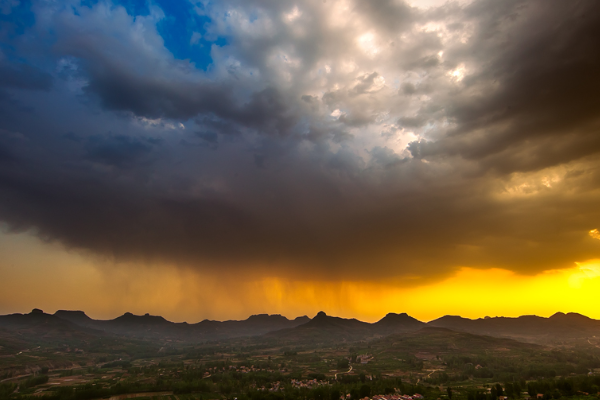 风雨欲来山满楼是什么意思
