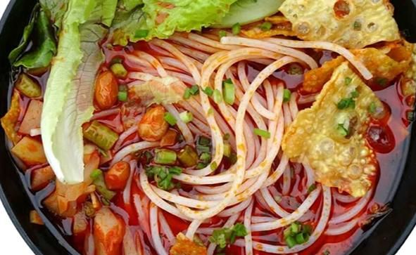 柳州螺蛳粉里面到底有没有螺蛳 螺蛳粉直播间现场直播送螺蛳勺