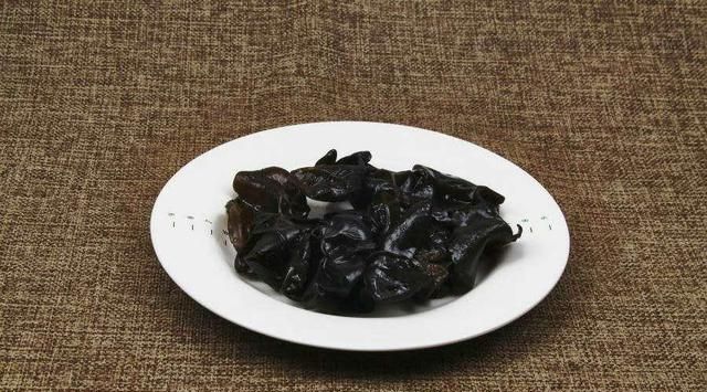 糖尿病人吃黑木耳的升糖指数 野山椒凉拌黑木耳的热量