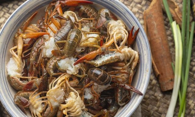 小龙虾哪些部位不能吃 妙招姐,小龙虾毒素在哪里图7