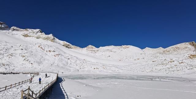 冰川侵蚀的湖叫什么湖,冰层下的淡水湖图8