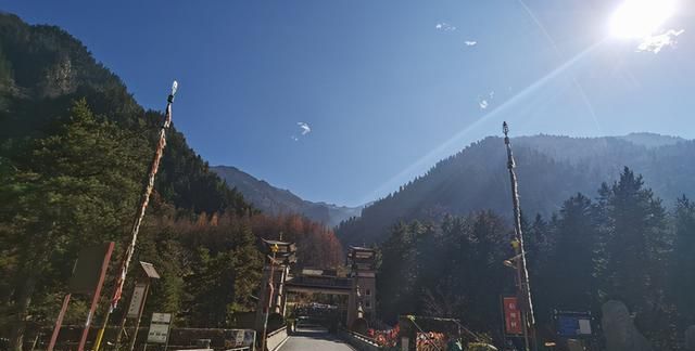 冰川侵蚀的湖叫什么湖,冰层下的淡水湖图21