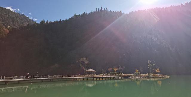 冰川侵蚀的湖叫什么湖,冰层下的淡水湖图22