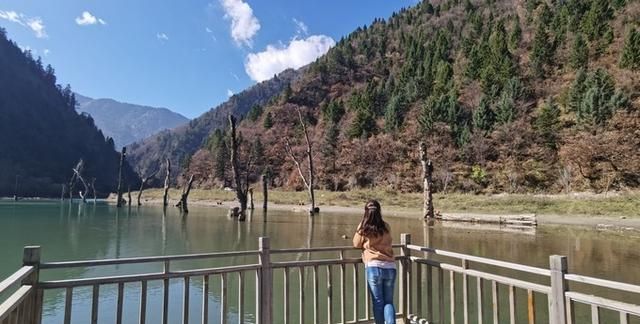 冰川侵蚀的湖叫什么湖,冰层下的淡水湖图28