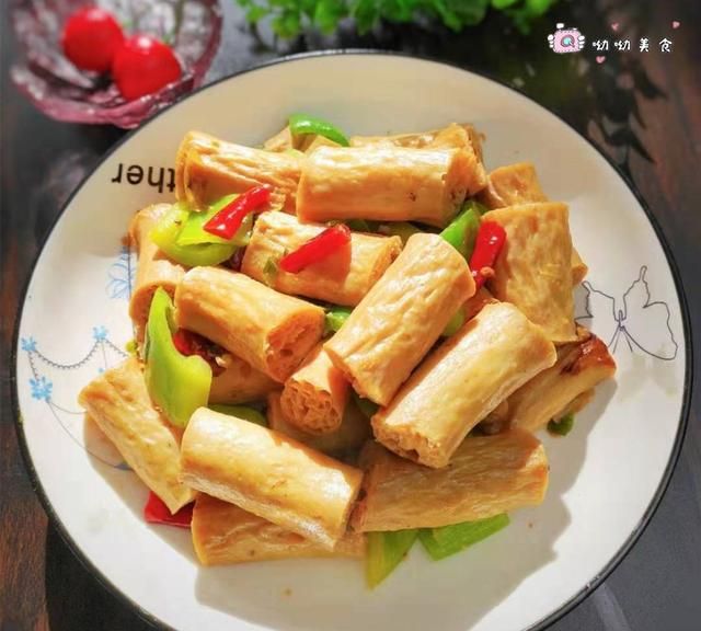 爆炒香辣素鸡肠 山东枣庄豆制品素鸡肠批发