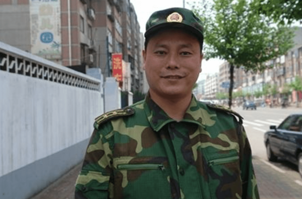 29年前，那个勇斗歹徒身中14刀的徐洪刚，今已年过五旬仍戍边卫国