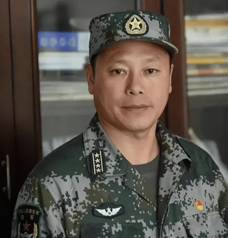 29年前，那个勇斗歹徒身中14刀的徐洪刚，今已年过五旬仍戍边卫国