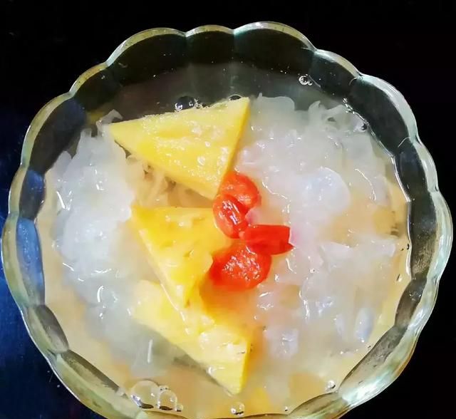 煮银耳汤真能补充胶原蛋白吗(吃银耳汤真的补充胶原蛋白吗)图6