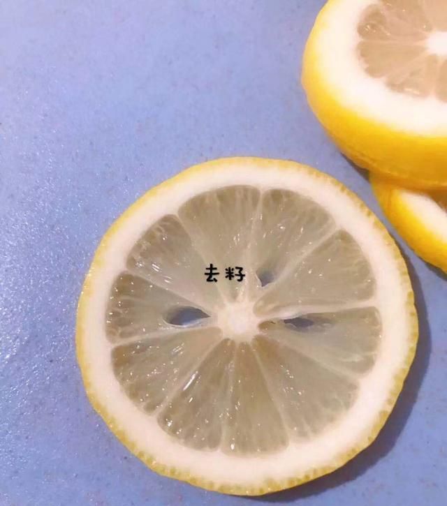 百香果冰糖蜂蜜水的做法推荐给大家，简单又好喝，快学习一下吧！图4