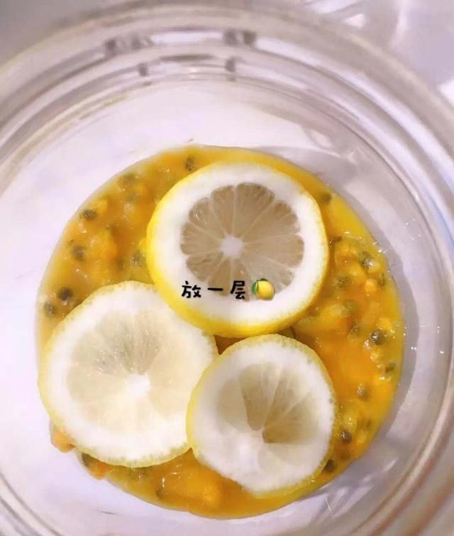 百香果冰糖蜂蜜水的做法推荐给大家，简单又好喝，快学习一下吧！图5