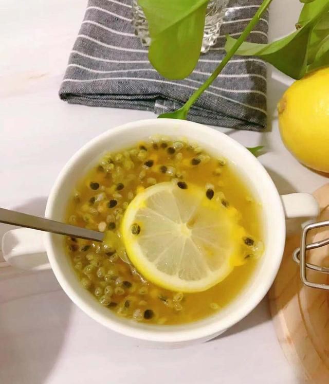 百香果冰糖蜂蜜水的做法推荐给大家，简单又好喝，快学习一下吧！图9