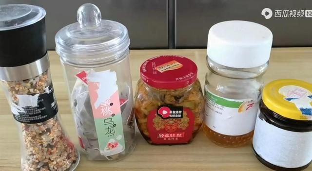 胶带残留胶印如何清理 玻璃上的透明胶带的胶印怎么去除