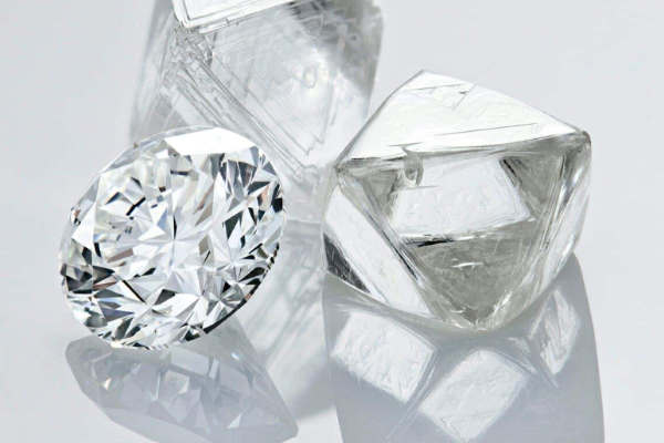 钻石是最坚硬的石头吗