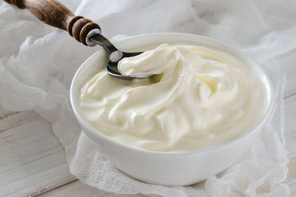 过期的酸奶有什么具体用途