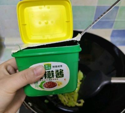 豆瓣酱炒茄条的做法(炒茄条郫县豆瓣酱)图6