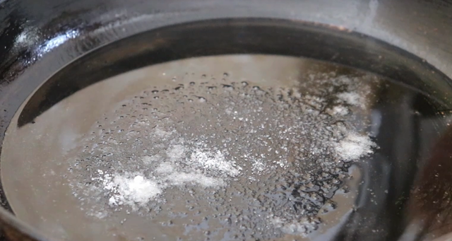 鱼不粘锅不破皮做法(煎煮鱼不粘锅不破皮的正确做法)图4