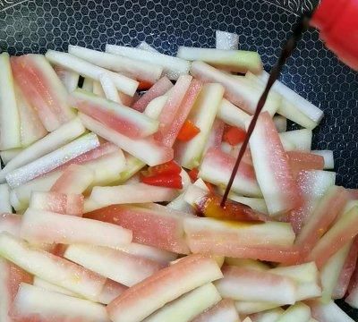 #不容错过的鲜美滋味#小炒西瓜皮图7