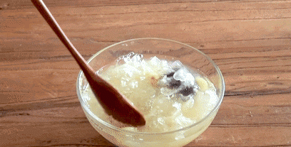 鲜银耳发霉仍在出售,欧尚超市:霉菌部分挖掉不影响食用,蔬菜没有保质期!图8