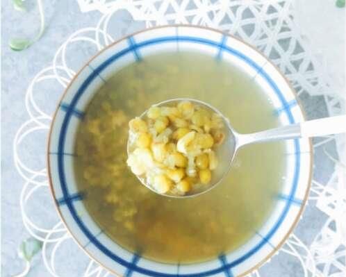 如何熬出绿色的绿豆汤,怎样熬出绿色的绿豆汤图1