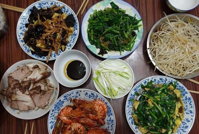 节日送妈妈什么礼物好 女儿送妈妈礼物的文案