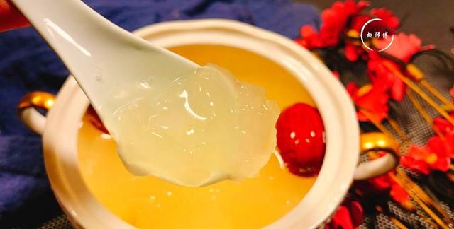 炖银耳汤要先把银耳泡好久