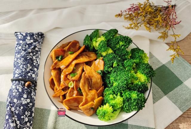 立春吃什么菜有营养又好吃 今天立春吃萝卜还是吃白菜