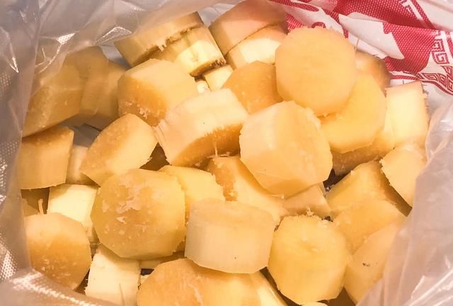 甘蔗别只啃着吃,冬日里做成4碗汤水,好喝又润燥,附挑选保存法图9