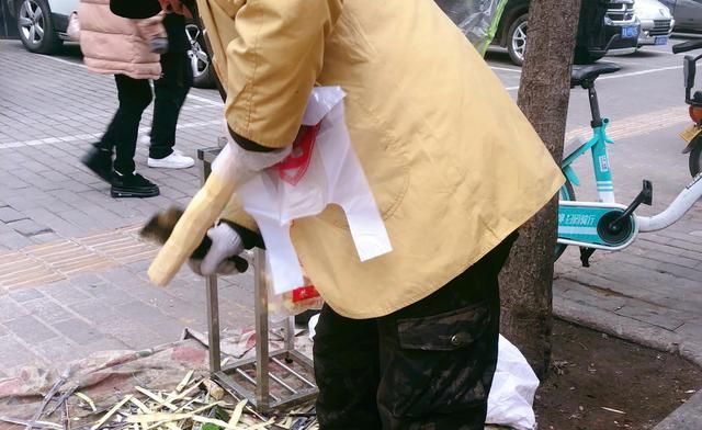 甘蔗别只啃着吃,冬日里做成4碗汤水,好喝又润燥,附挑选保存法图15