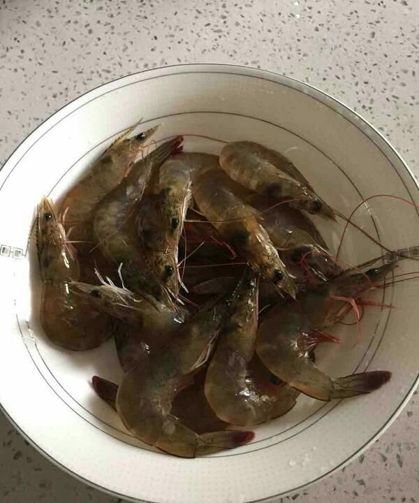 虾为什么不能吃死的,吃完虾不能吃的水果图2