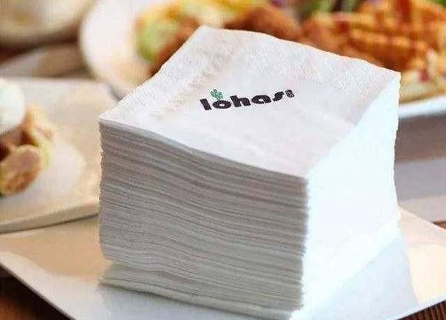 你认为餐馆是否应该配备餐巾纸呢