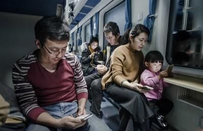 初中生玩手机上瘾怎么治,女儿玩手机上瘾如何解决图3