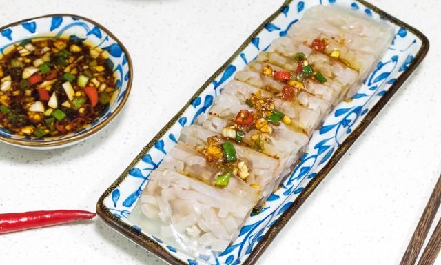 怎样熬皮冻又透明又好吃 家庭自制皮冻的做法大全窍门