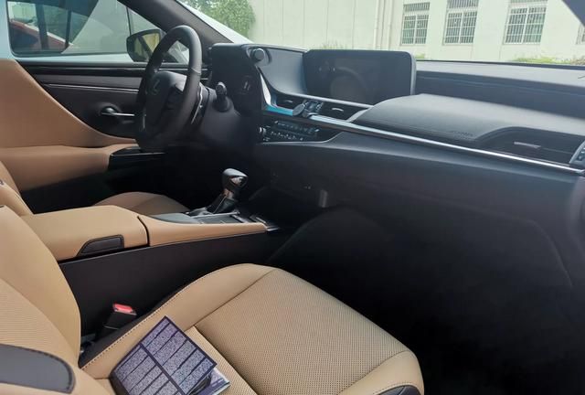 雷克萨斯es300h有什么缺点