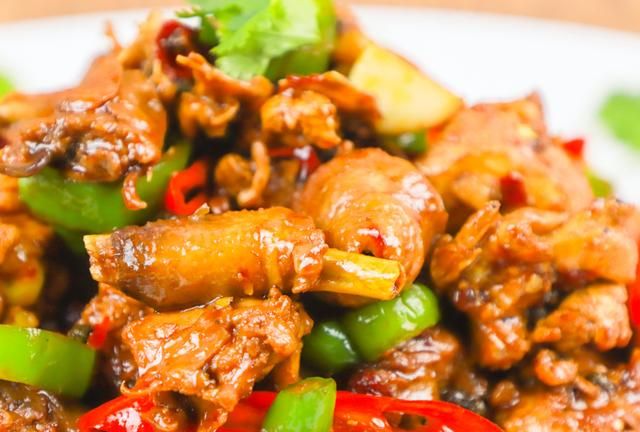 炒鸡块的家常做法不焯水 炒鸡块不焯水的家常做法