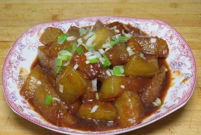 炒冬瓜是先焯水还是直接炒 炒冬瓜还用给冬瓜焯水吗