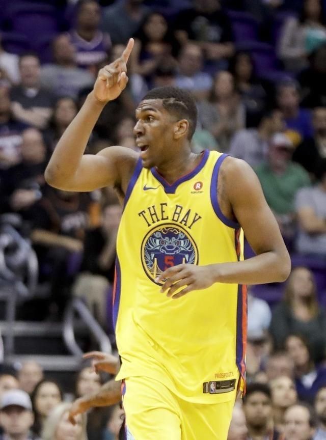 西决比赛中，勇士教练科尔为什么宁可派上没有经验的乔丹贝尔，也不用奇兵麦基图3