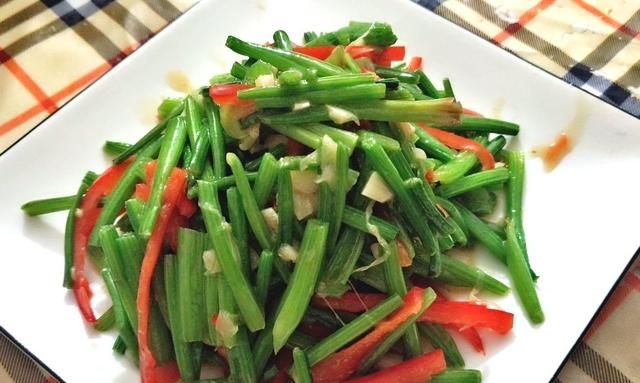 菠菜梗炒鸡蛋的做法大全 菠菜怎么炒孩子喜欢吃