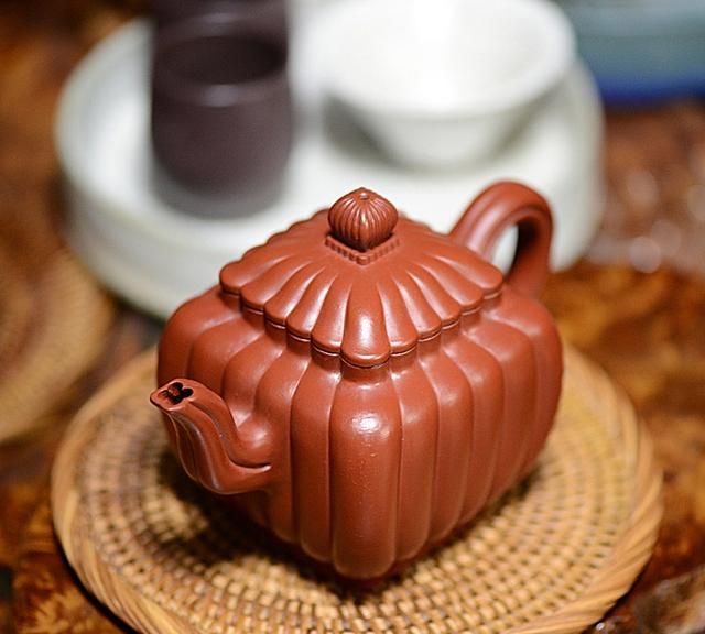 顶级小煤窑朱泥紫砂壶特点图4