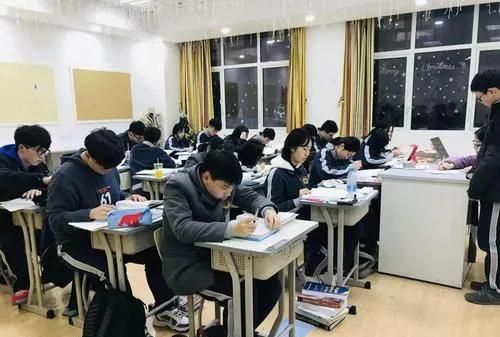 晚自习为什么会成初高中学生的标配，不上晚自习教育质量会下降吗图4
