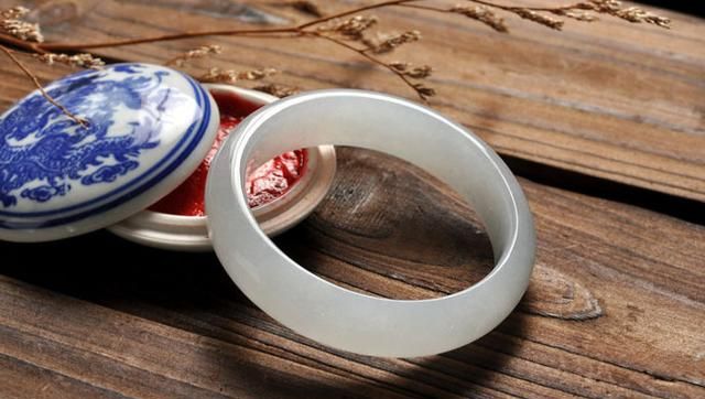 古人定情时都有哪些信物(古人的定情信物的现存文物)图13