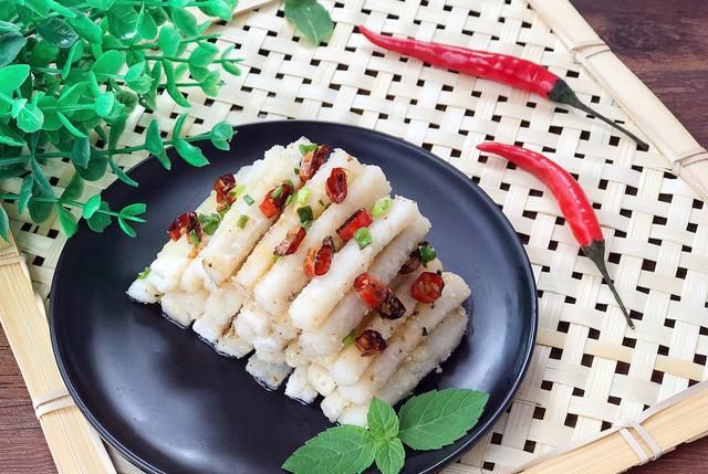 下饭下酒简单小炒香辣藕条