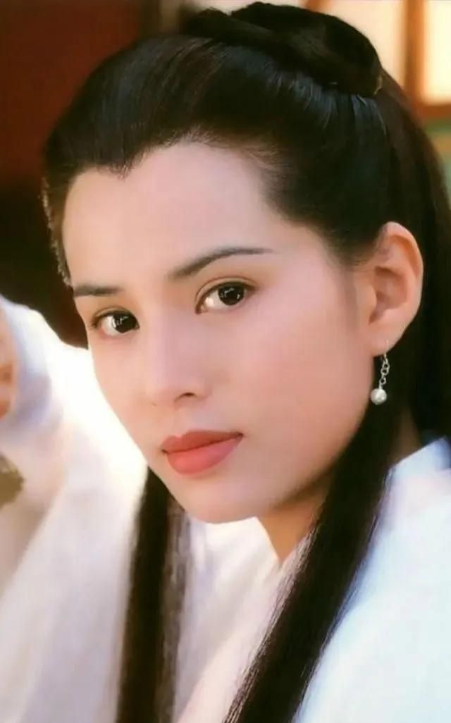 如何评价李若彤的颜值 李若彤全部吻戏