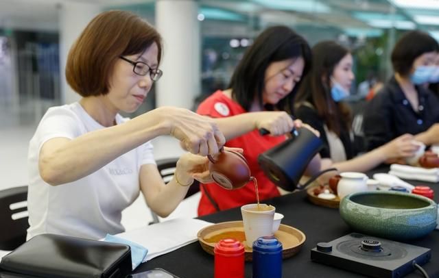 隔夜茶到底能不能喝?开过封的奶茶可以放多久呢图1