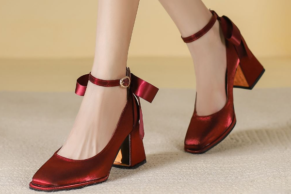 高跟鞋是为男性设计的吗