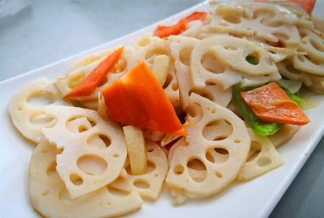 饭店的炒莲藕为什么这么好吃(怎么炒莲藕又好吃又脆)图7