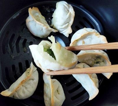 空气炸锅烤饺子的温度和时间(空气炸锅烤熟饺子)图6