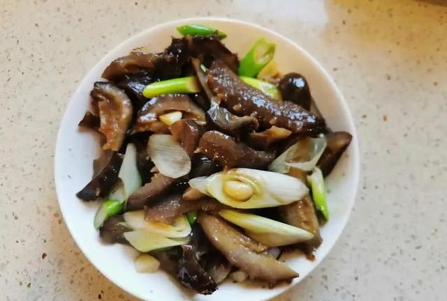 中国菜葱烧海参 鲁班张葱烧海参